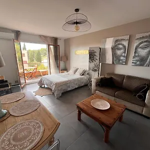 Appartement Superbe 34m2 Avec Terrasse Apercu, Sanary-sur-Mer
