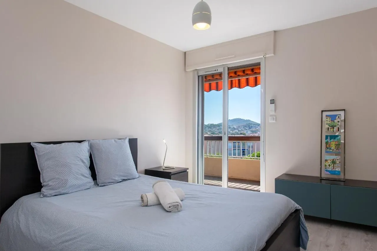 Le Cadet - Vue Panoramique Ville Et Baie De Sanary Sur Mer, Parking & Terrasse - 2 A 4 Pers 0*, Sanary-sur-Mer Francie