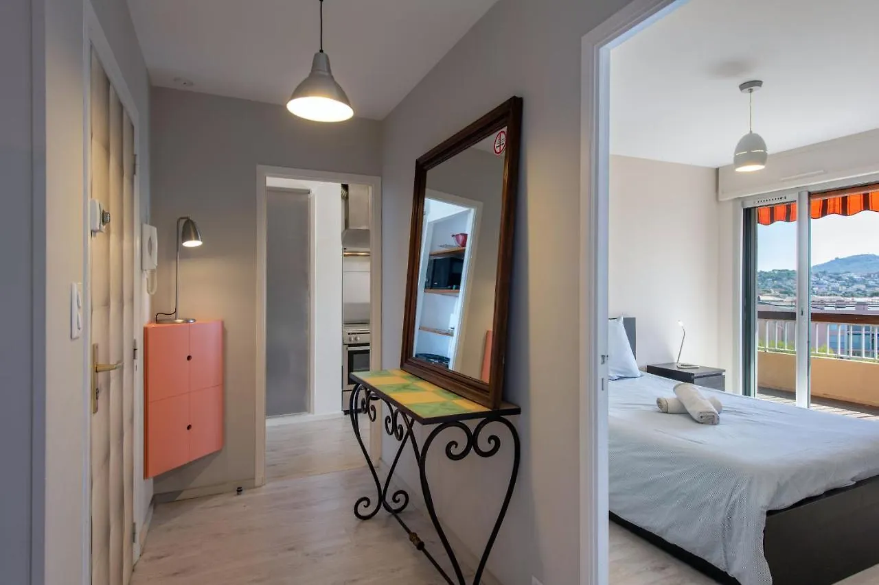 Le Cadet - Vue Panoramique Ville Et Baie De Sanary Sur Mer, Parking & Terrasse - 2 A 4 Pers Sanary-sur-Mer